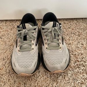 Brooks Adrenaline GTS